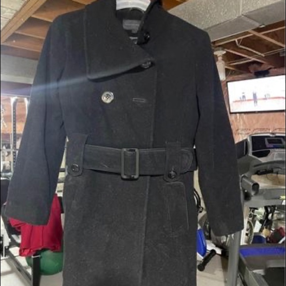 Women Pea dress coat size 12. Gently used. Warm.